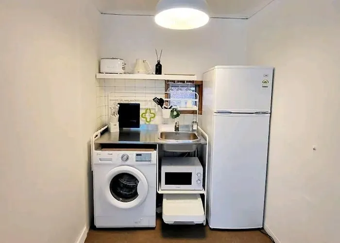 Sinchon Station Line 2 Exit 3 And 4 Min Three-room Hongdae アパート ソウル特別市