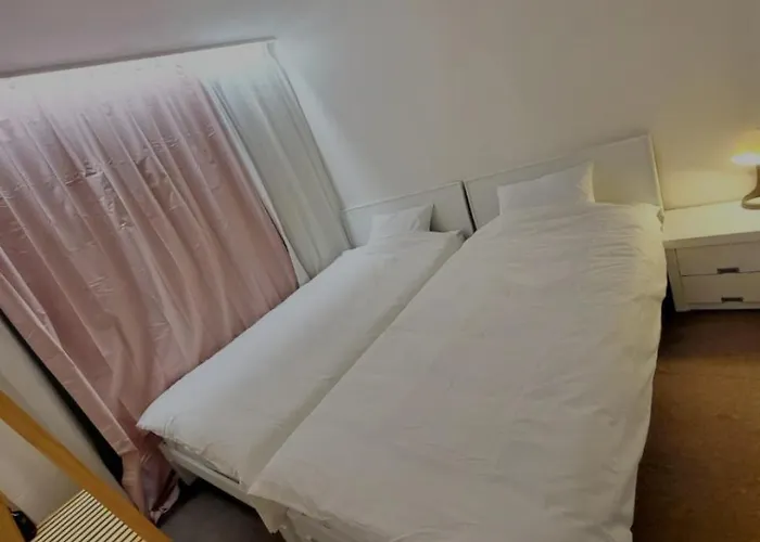 Sinchon Station Line 2 Exit 3 And 4 Min Three-room Hongdae アパート ソウル特別市